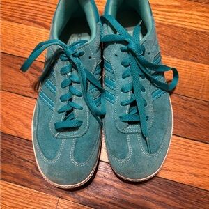 Adidas Samba shoes in a teal/green suede size 4 1/2